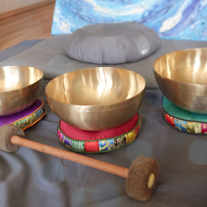 FANTASIE- / KLANGREISE UND MALEN